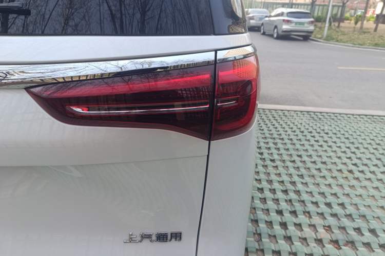 Used Buick GL8 2022 ES Landtrek 653T Luxury Edition