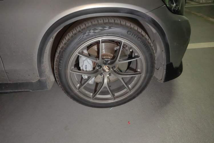 Used Mercedes-Benz GLC Coupe AMG 2017 AMG GLC 43 4MATIC Coupe SUV Right Front Wheel Hub