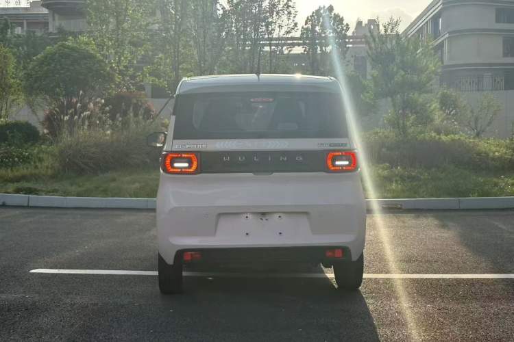 Used Wuling Hongguang MINIEV 2021 Macaron Fashion Model Lithium Iron Phosphate Rear
