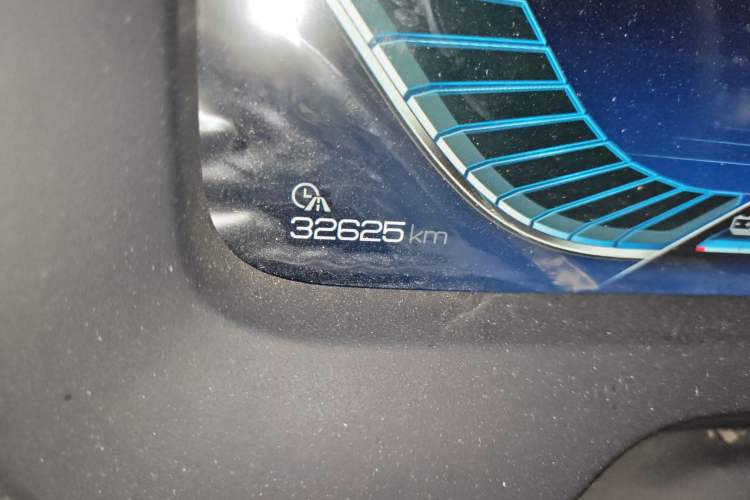 Used BYD Tang New Energy 2018 DM 2.0T All-Wheel Drive Smart Connect Genesis Edition 7 Seats China V Emission Standard Odometer Close Up