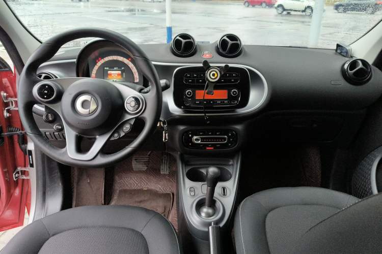 Used smart forfour 2016 1.0L 52 kW Passion Edition