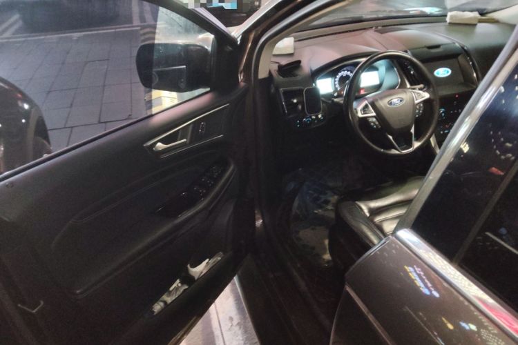 Used Ford Edge 2016 EcoBoost 245 Four-Wheel Drive Titanium Edition 7-Seater
