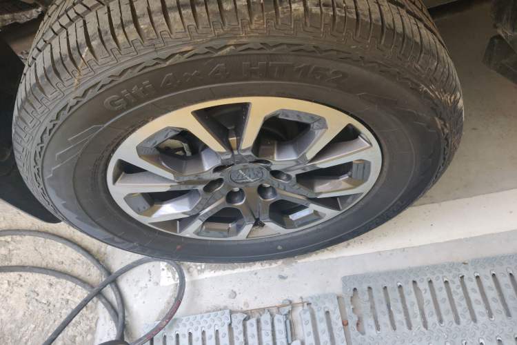 Used SAIC MAXUS Xingji 2023 Starry H 2.0T Automatic Diesel Dual-Turbo All-Wheel-Drive Flagship Model – Standard Wheelbase
