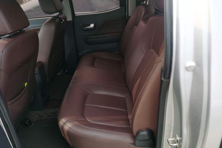 Used Great Wall Wingle 7 2019 2.0T Diesel Two-Wheel Drive Elite Version China VI Standard Big Double Cabin GW4D20M