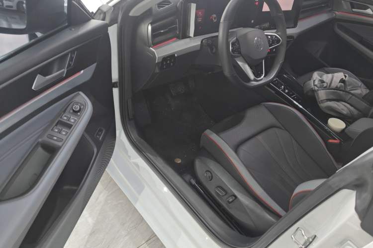 Used Volkswagen Lamando 2024 Lavida L 280TSI DSG Cool & Spicy Edition
