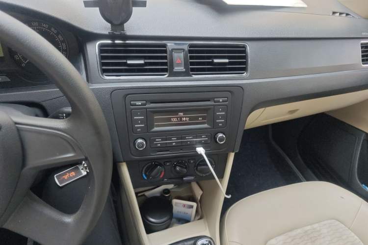 Used Skoda Rapid 2013 1.6L Manual Smart Selection Model
