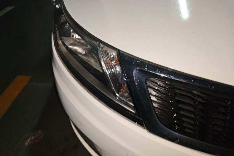 Used Kia K2 2012 Sedan 1.4L MT GLS Commemorative Edition
