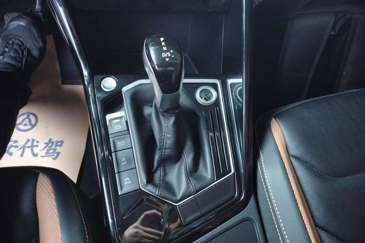 Used Volkswagen Tayron 2019 330TSI Two-Wheel-Drive Luxury Version China V Emission Standard Gear Lever