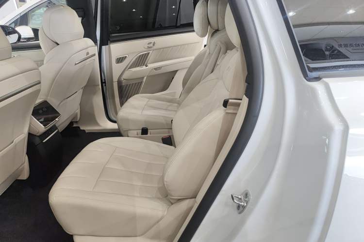 Used ONVO Luxeed L90 2025 Model—Max Six-Seater Version