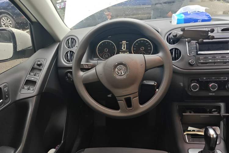 Used Volkswagen Tiguan L 2016 300TSI Automatic Two-Wheel Drive Trend Edition
