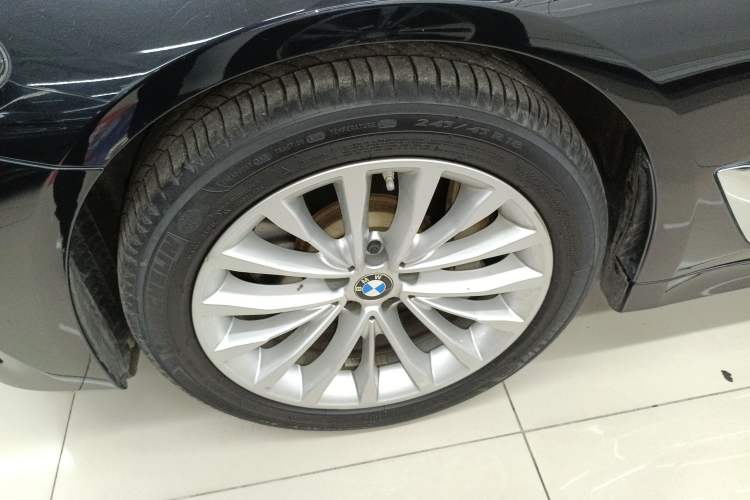 Used BMW 5 Series 2020 530Li Leading Edition Luxury Package Left Front Wheel Hub