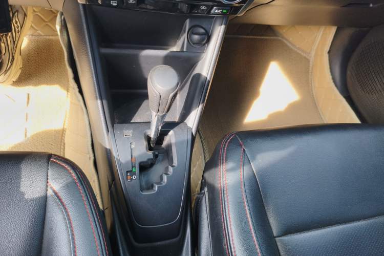 Used Toyota YARiS L Zhi Xuan 2016 Revised 1.5E CVT Charming Edition Gear Lever