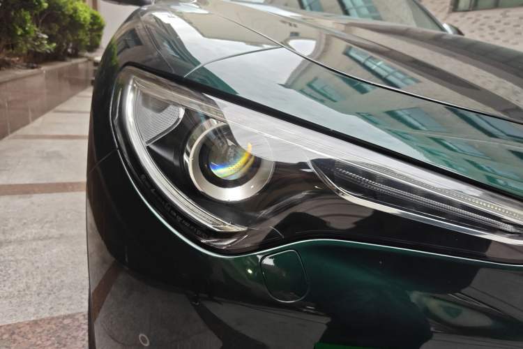 Used Alfa Romeo Stelvio 2020 2.0T 280HP Luxury Edition Right Front Headlight