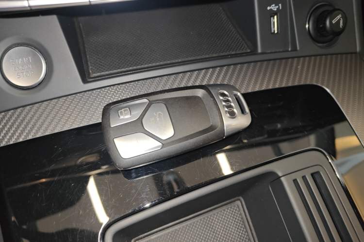 Used Audi Q5L 2021 40 TFSI Luxury Dynamic Edition Vehicle Key