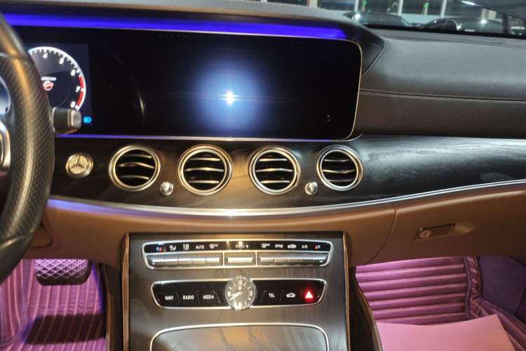 Used Mercedes-Benz E-Class 2019 E 200 L Sport 4MATIC
