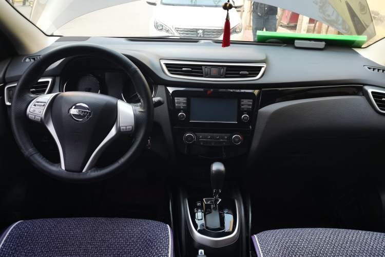 Used Nissan Qashqai 2017 2.0L CVT Smart Enjoyment Version China V Standard Center Console