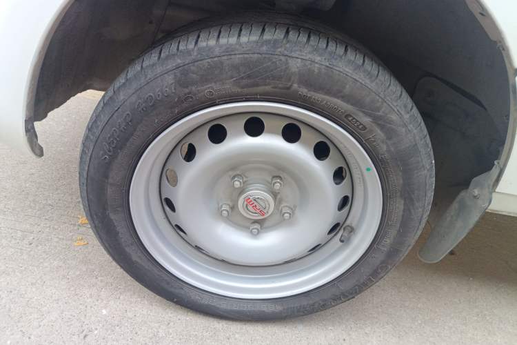 Used Jinbei Gold Hiace M Classic 2024 1.5L Engineering Lion Passenger Vehicle 5 Seats