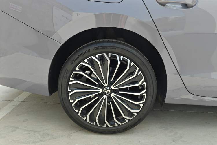 Used Volkswagen Passat 2025 Pro 380TSI Dragon Supreme Edition