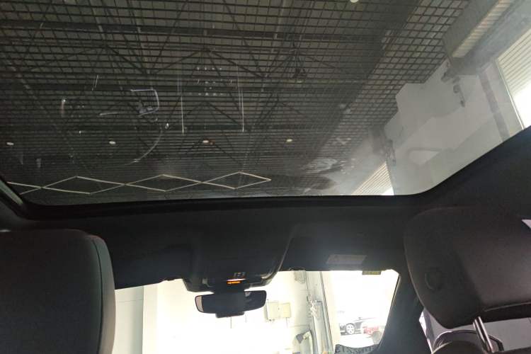 Used Land Rover Discovery Sport 2022 249 PS Metropolitan Edition 5 Seats Headliner