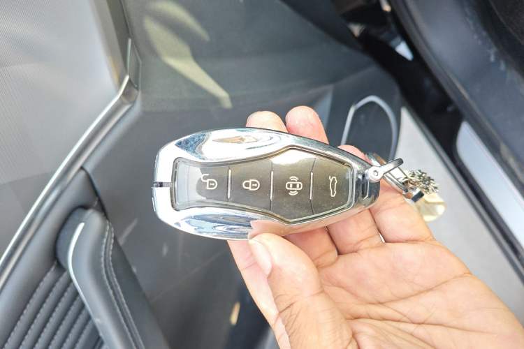 Used Hongqi HS5 2023 2.0T Qixiang Pro Edition Vehicle Key