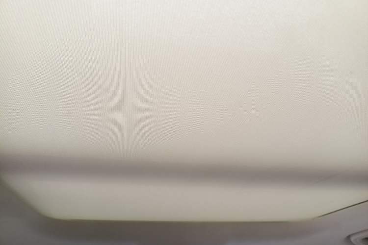 Used Geely Auto Emgrand X7 Sport 2018 1.8TD Automatic Two-Wheel Drive Smart Connect 4G Internet Edition Headliner