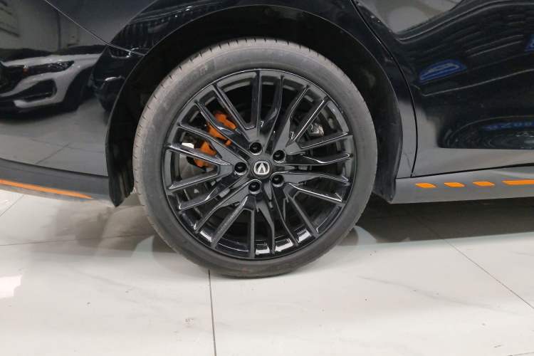 Used Changan UNI-V 2025 Model Third-Generation 2.0T Dynamic Edition