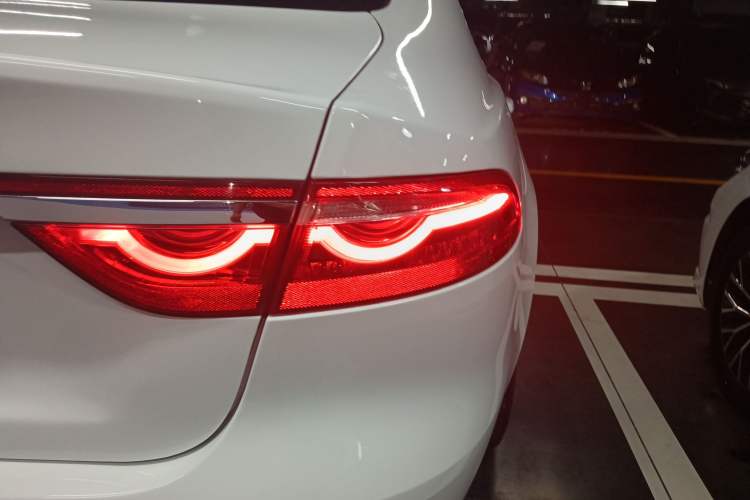 Used Jaguar XFL 2018 XFL 2.0T 200PS Elite Edition Right Rear Taillight