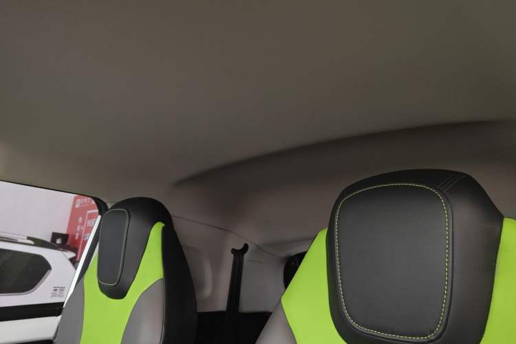 Used Roewe Clever 2021 302 km New Four-Seater Super-Efficient Version
