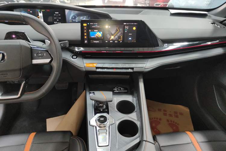 Used Changan UNI-V 2024 1.5T Smart Navigation Version