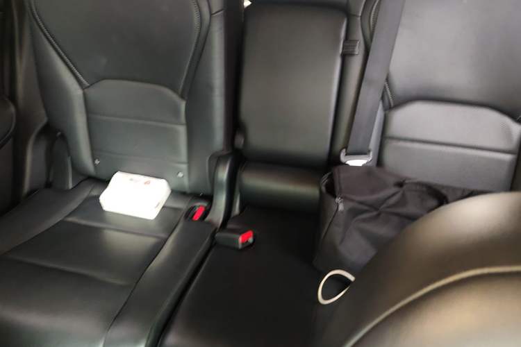 Used Infiniti QX50 2018 2.0T Two-Wheel Drive Fashion Edition Left Rear Seat