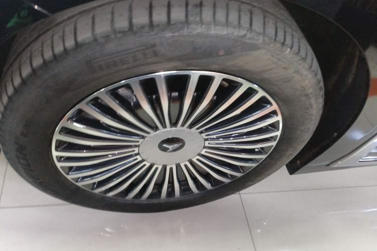 Used VOYAH Dream 2025 PHEV Four-Wheel-Drive Flagship Kunpeng Edition Exterior 4