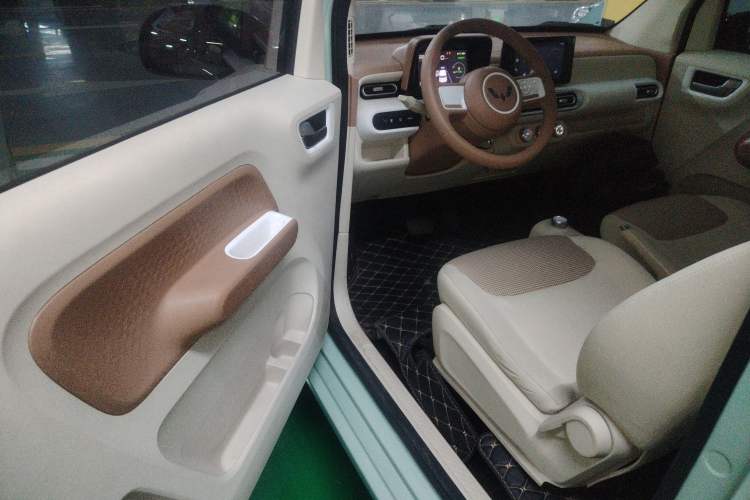 Used Wuling Hongguang MINIEV 2024 3rd Generation 215km Advanced Version