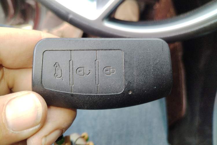 Used JMC Yusheng S350 2016 2.0T Automatic Two-Wheel Drive Gasoline Luxury Version with Sunroof 5 Seats