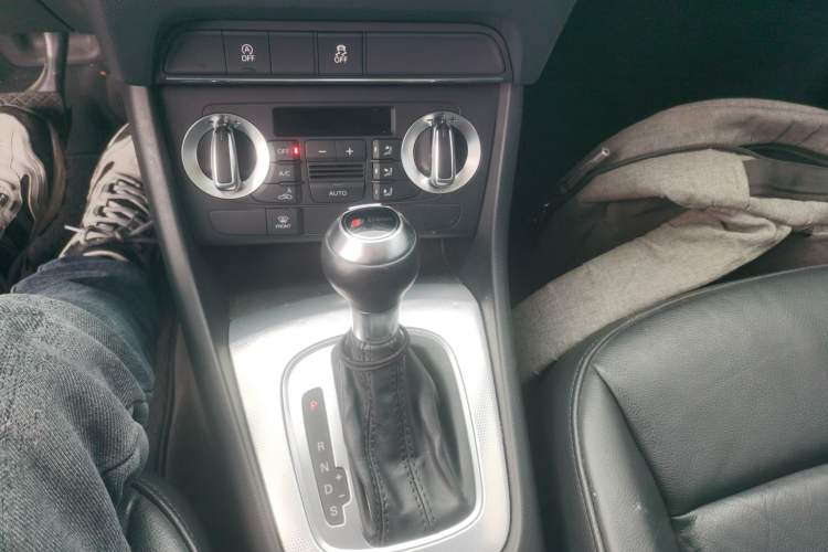 Used Audi Q3 2015 30 TFSI Comfort Model
