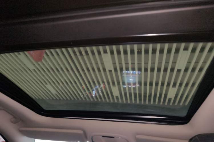 Used Jeep Cherokee 2020 2.0L Two-Wheel Drive Classic Sports Edition Headliner