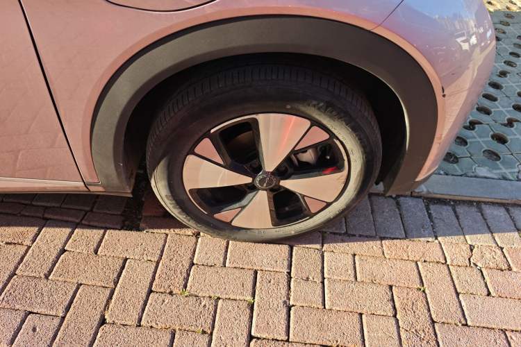 Used BYD Dolphin 2023 420 km Free Version Right Front Wheel Hub