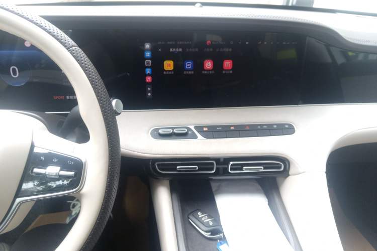 Used Roewe D7 2023 DMH 125km Flagship Edition Audio And AC Panel