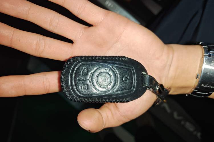 Used Buick Envision 2017 28T Four-Wheel Drive Elite Model Vehicle Key