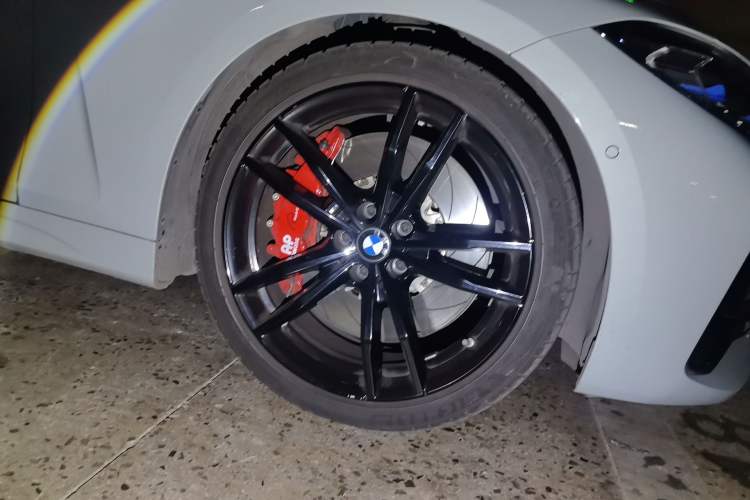 Used BMW 4 Series 2021 Facelifted 430i M Sport Night Edition Right Front Wheel Hub