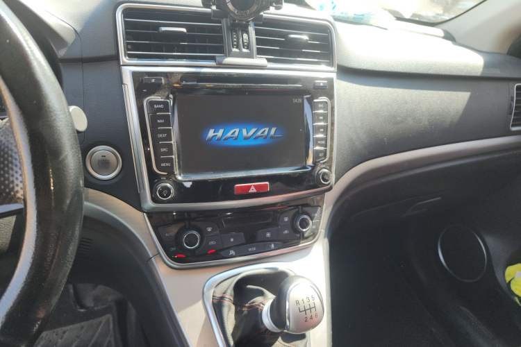 Used Haval M6 2017 1.5T Manual Two-Wheel Drive Urban Version Audio And AC Panel