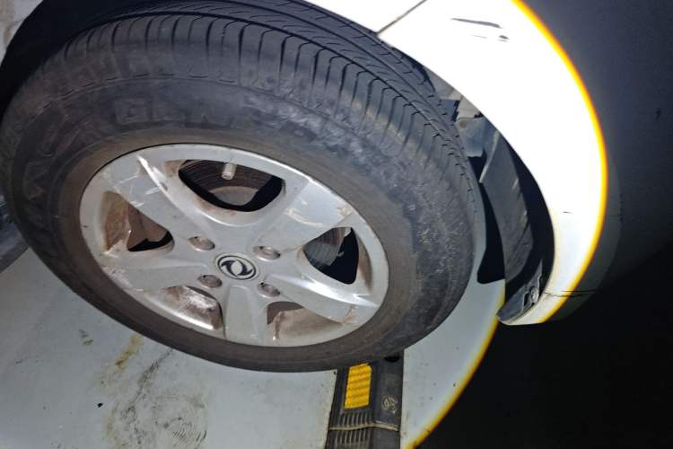 Used Dongfeng Fengon 330 2014 1.5L Manual Standard Edition DK15-02 Right Front Wheel Hub