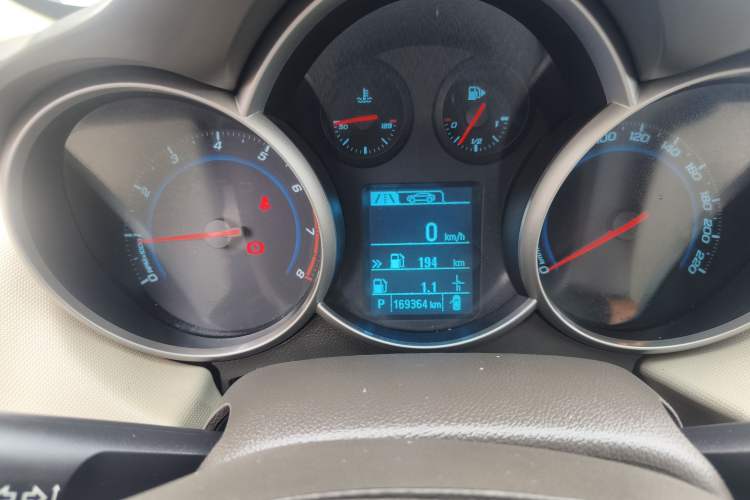 Used Chevrolet Cruze 2015 1.5L Classic SE AT Instrument Cluster