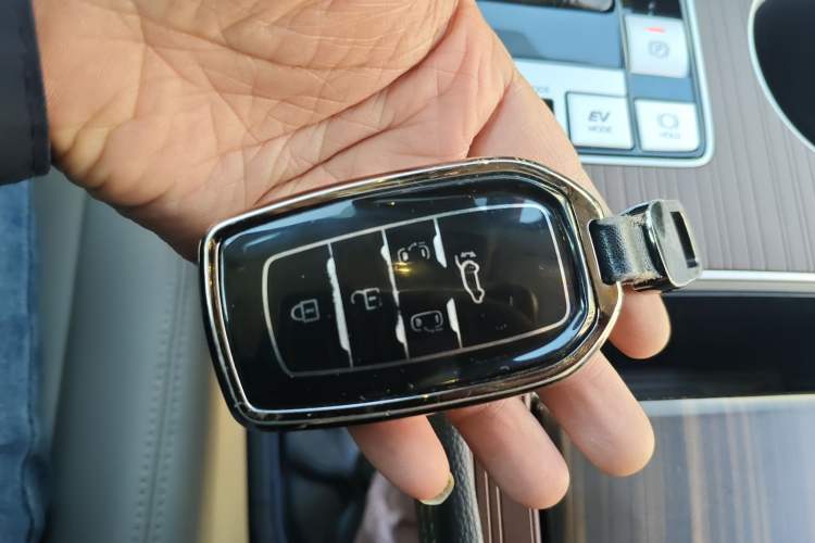 Used Toyota SIENNA 2023 2.5L Hybrid Comfort Edition Vehicle Key