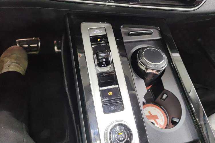 Used Volkswagen Tavendor 2024 380TSI All-Wheel Drive R-Line Cruise Edition