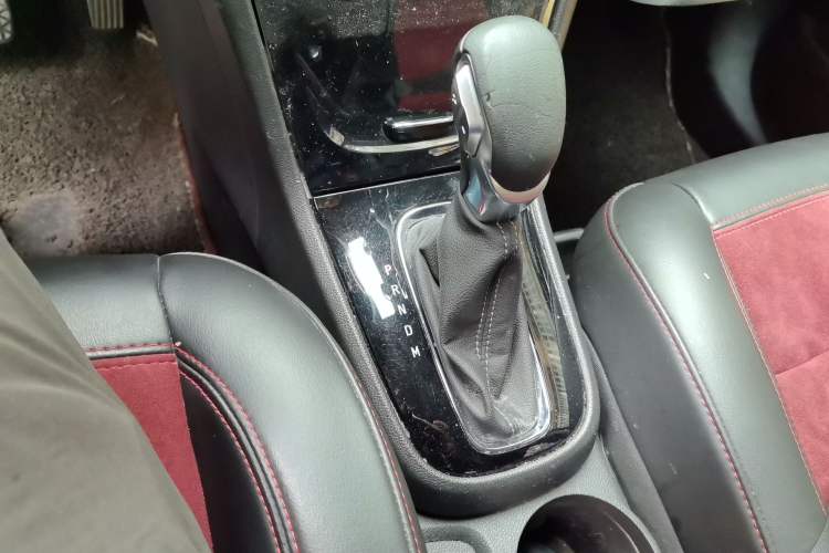 Used Buick Encore 2016 18T Automatic All-Wheel-Drive Flagship Model Gear Lever