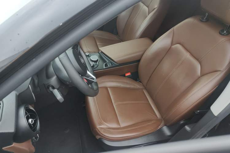 Used Alfa Romeo Stelvio 2017 2.0T 200HP Luxury Edition
