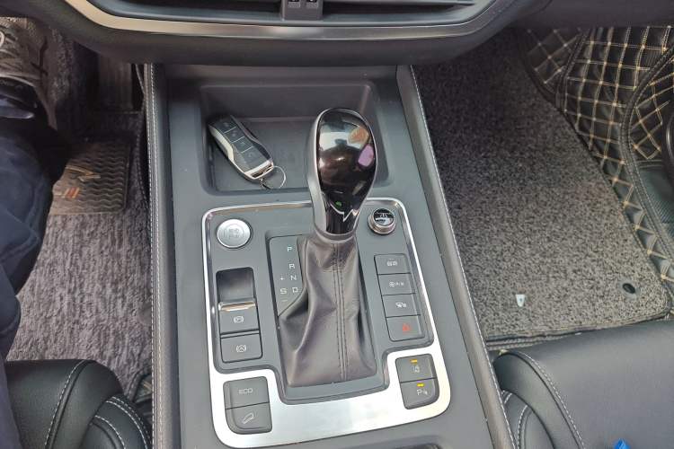 Used BYD Tang 2018 2.0T Automatic SmartConnect Prestige 7-Seater China V Standard
