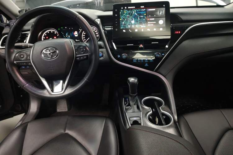 Used Toyota Camry 2021 2.0G Luxury Edition
