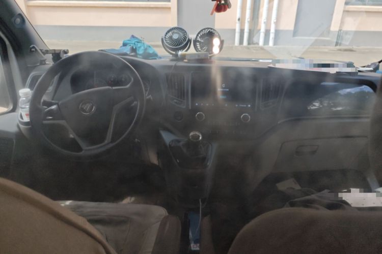 Used Foton Toano 2021 2.0T Manual Tongtu Long-Wheelbase Mid-Roof 3-Seater 4F20TC3 Center Console