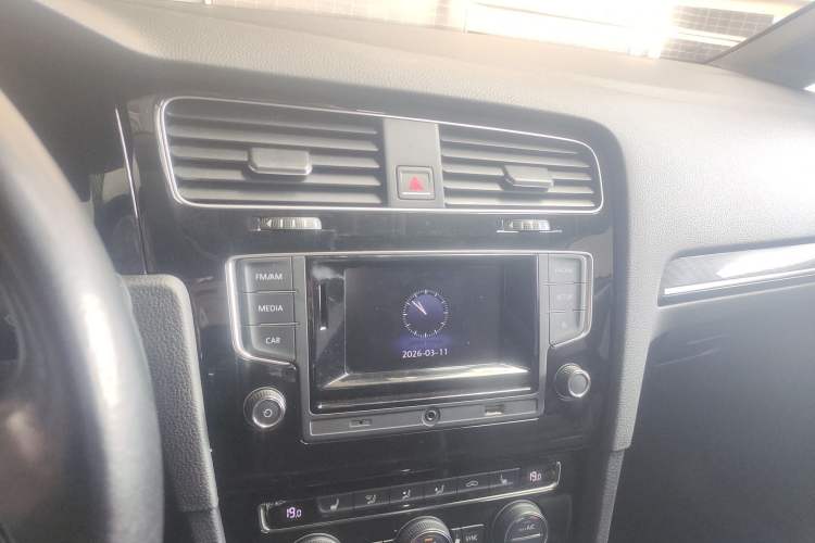 Used Volkswagen Golf 2015 1.4TSI Automatic Luxury Model
